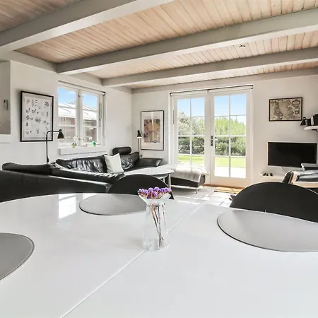 Amaja - 1-9km From The Sea By Interhome